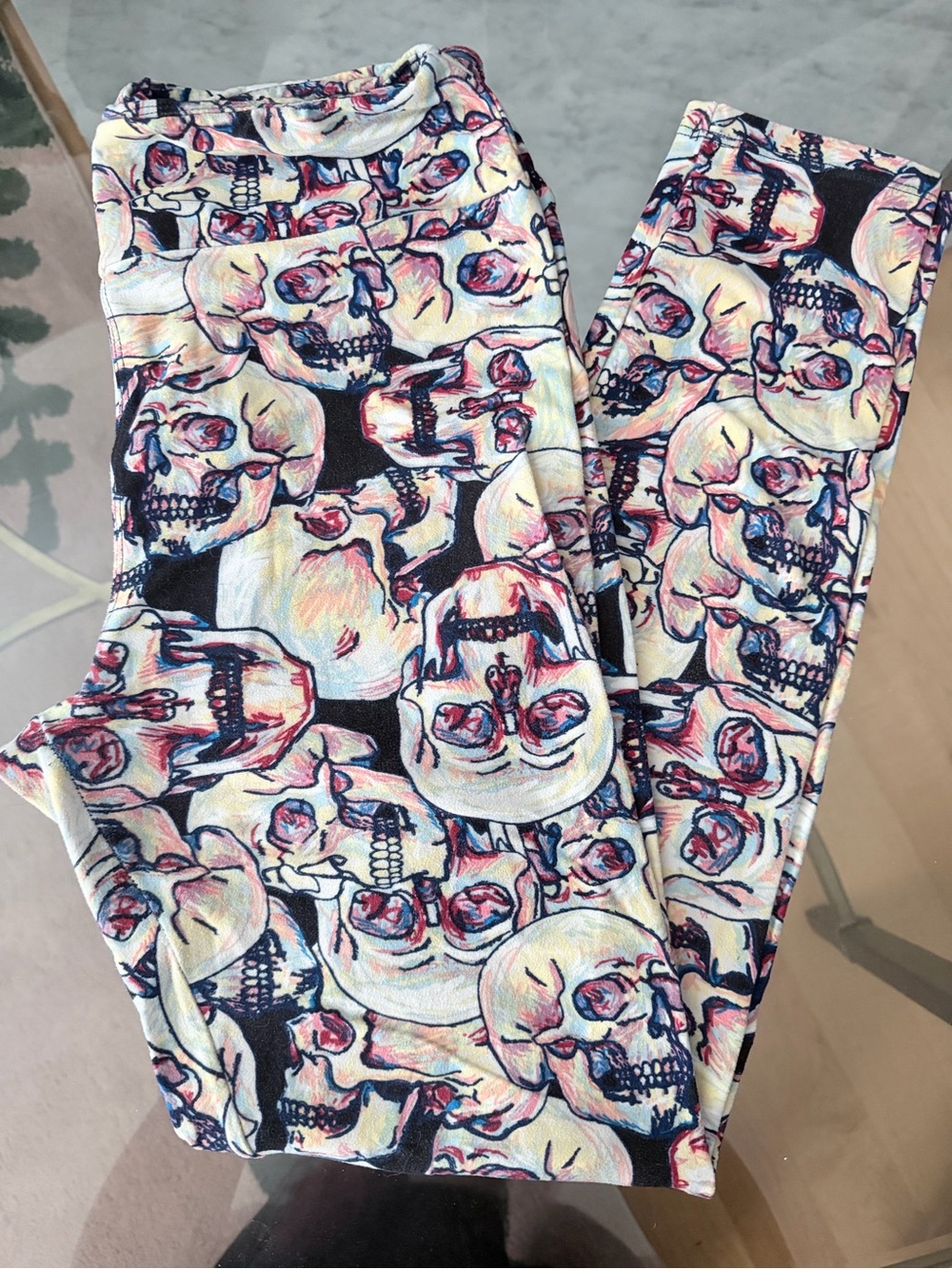 LuLaRoe Multicolor Skull Print Leggings